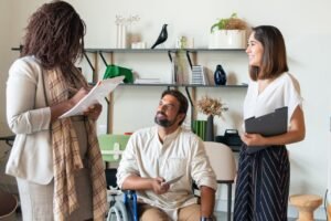 Lire la suite à propos de l’article Comparatif : Agences traditionnelles vs Agences en ligne